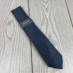 618 - Michael Kors Linked Neat Tie Green 300 2MKC24-1023 Silk Blend $69.50